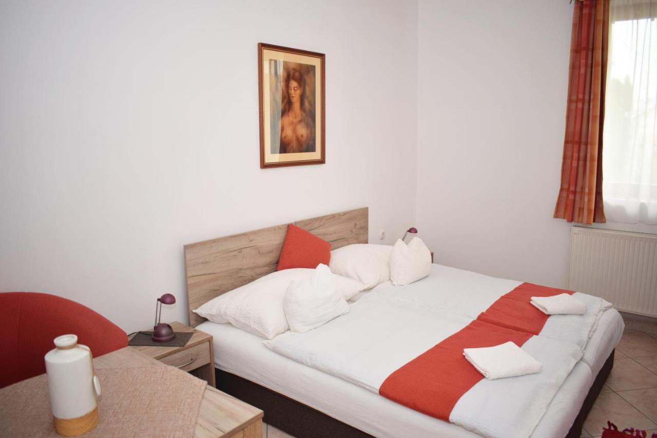 Varga Apartmanhaz Zalakaros Buitenkant foto